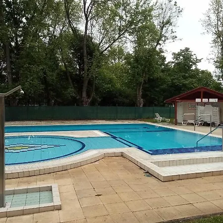 Oazis Wellness Apartman2 4* Hajduszoboszlo