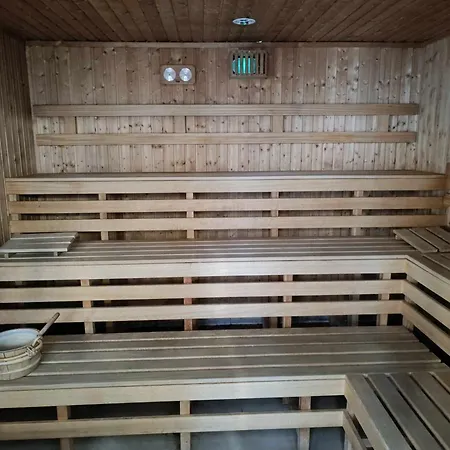 Oazis Wellness Apartman2 Aparthotel