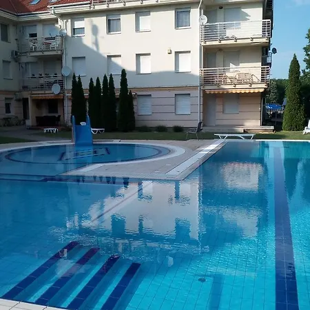 Oázis Wellness Apartmanhotel *